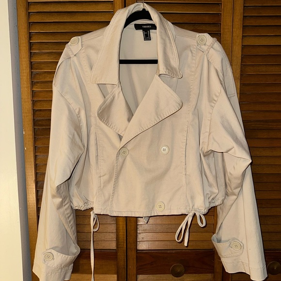 Cropped Trench Coat - Picture 2 of 5